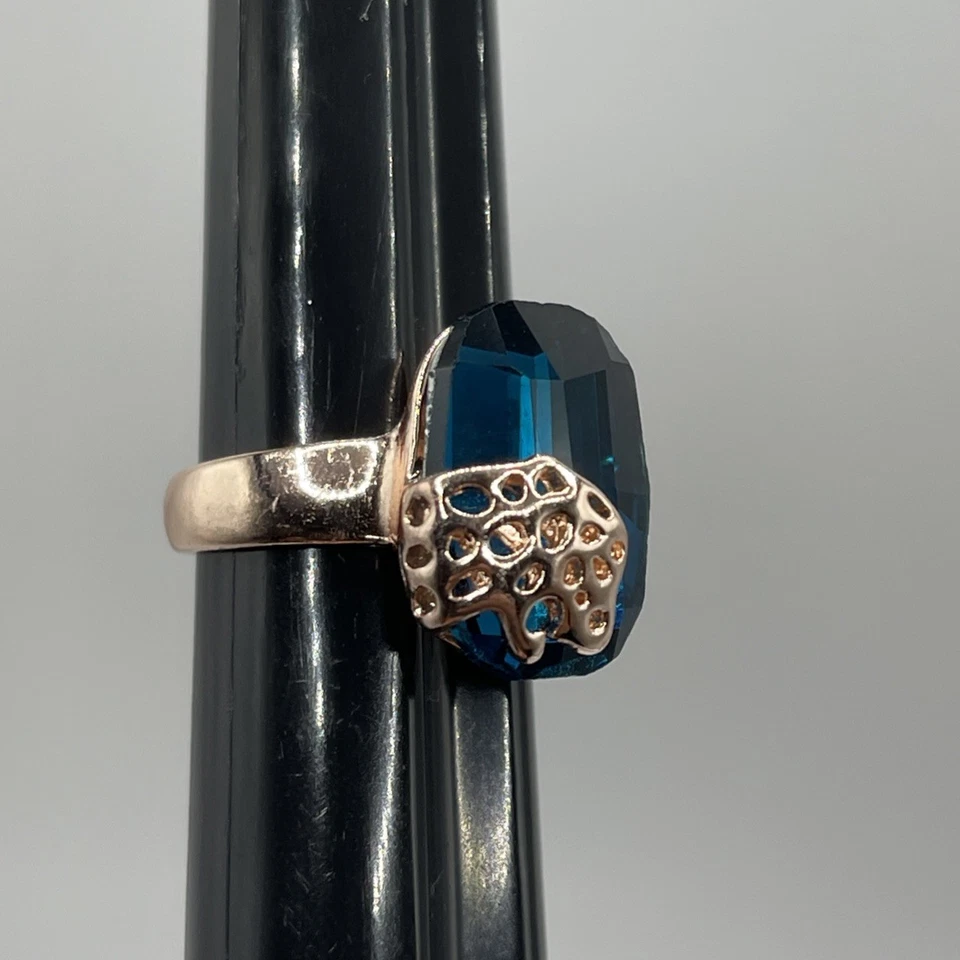 Anillo de diamantes de imitación ovalados azul aguamarina leopardo relleno de oro rosa talla 7,75 Foto 3 de 4