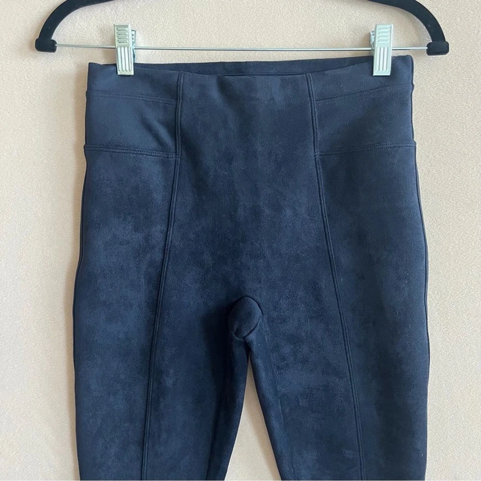 Leggings de gamuza sintética Spanx negros tiro alto pantalones adelgazantes talla pequeña Foto 3 de 4