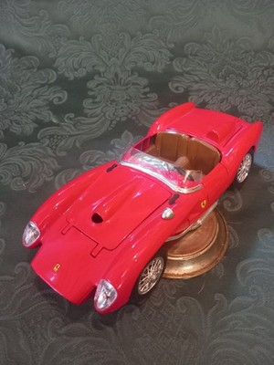 Ferrari Testarossa 1957 1:18  Burago