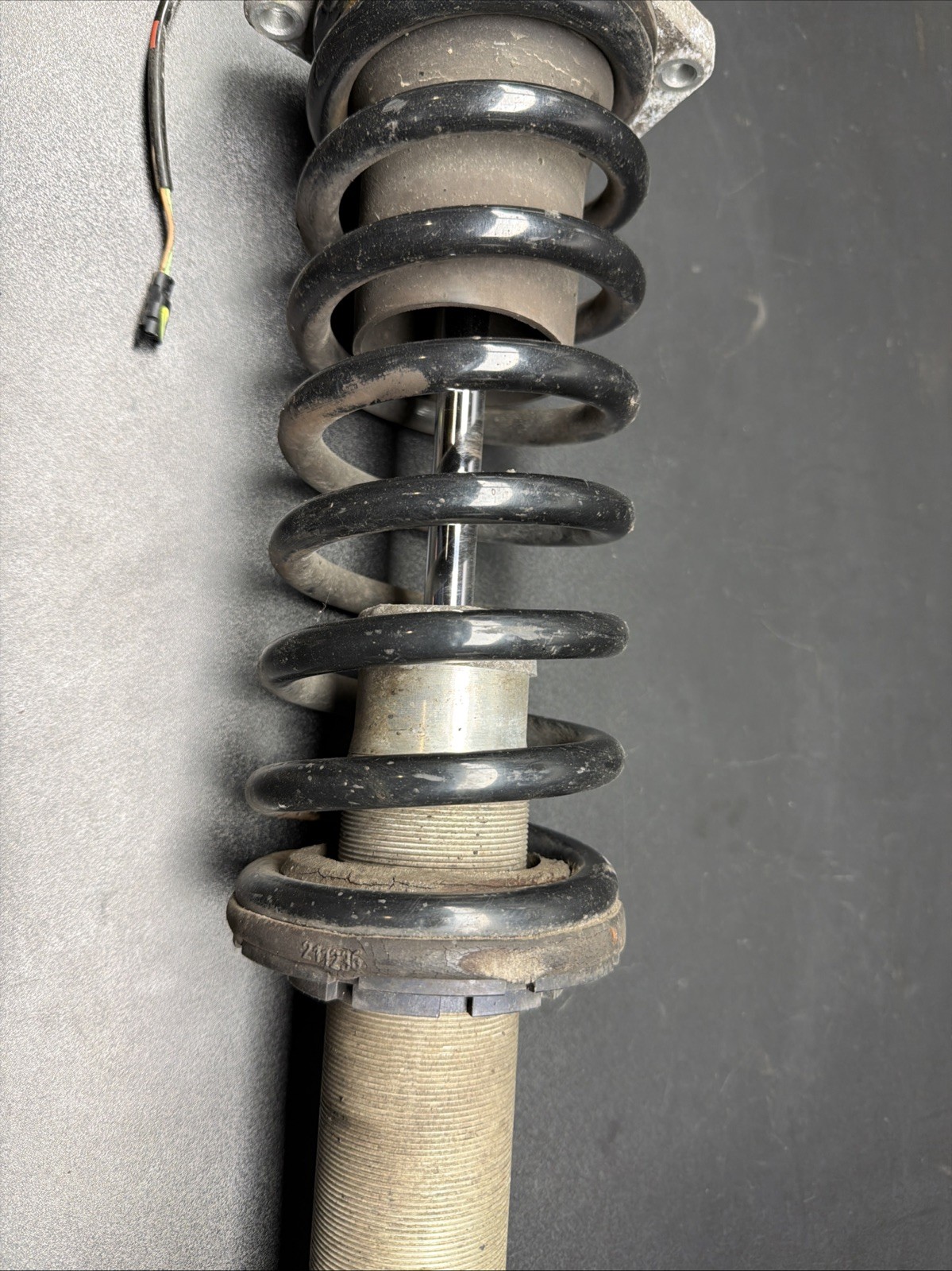 M139 MASERATI 03-08 QUATTROPORTE REAR LEFT OR RIGHT SHOCK STRUT ABSORBER 61K N9