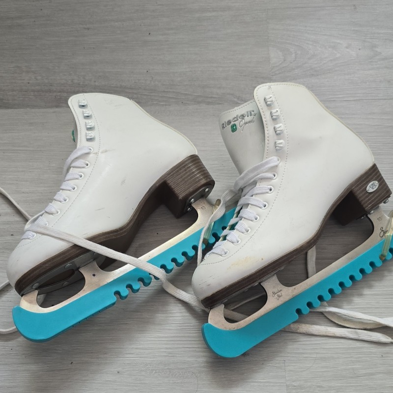 Youth Ice Skates