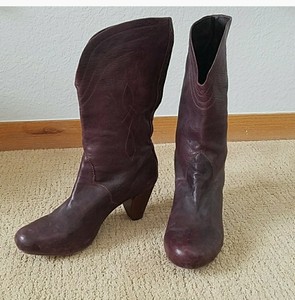 purple frye boots