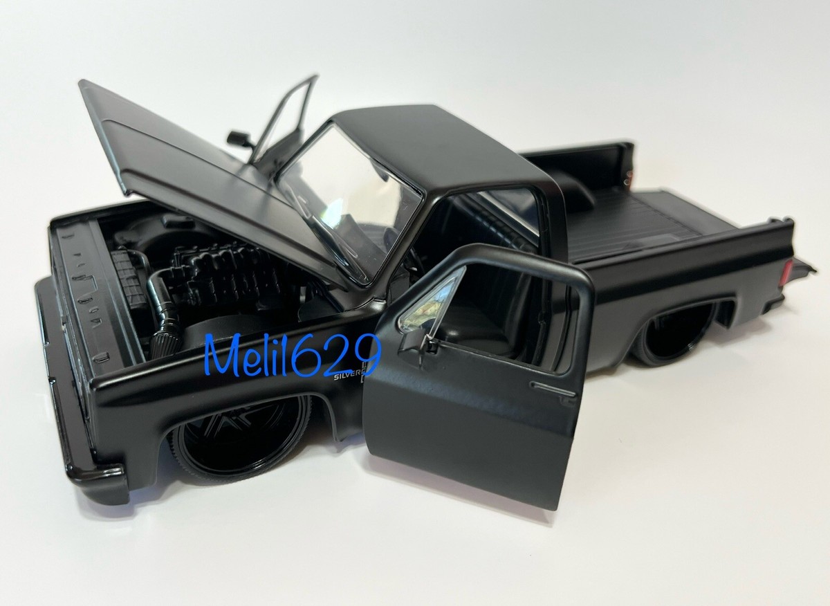 JADA Just Trucks 1/24 1985 CHEVY C-10 PICKUP (matte Black