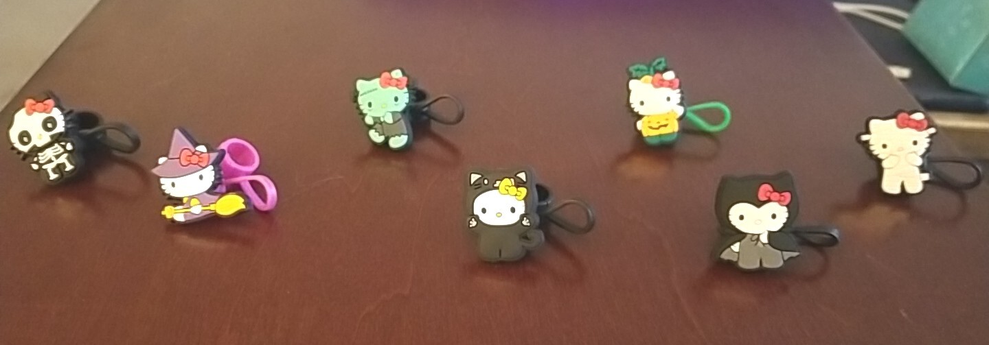 7-Piece Sanrio Hello Kitty Straw Toppers Set - New Straw Covers & Caps