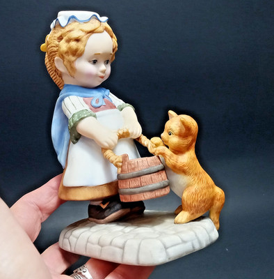 1984 Franklin Mint Amanda by Debbie Bell Jarratt Porcelain Figurine Cat Milk