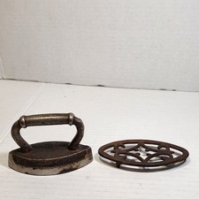 Vintage Miniature Sad Iron Salesman Sample Cast Iron W/Stand 3.5" X 2"