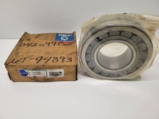 NEW OLD STOCK SKF SPHERICAL ROLLER BEARING 22318-E