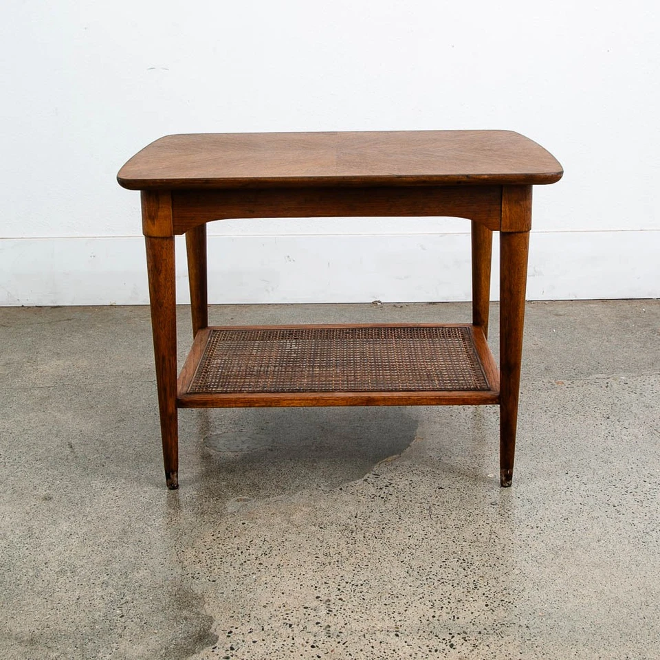 Mesita de noche moderna de mediados de siglo mesa auxiliar de nogal estante BP John Mcm vintage Foto 3 de 4