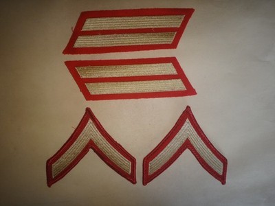 Paar USMC Private First Class E-2 CHEVRONS + 2 Marine Dienststreifen