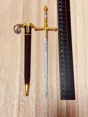 Elden Ring Greatsword Mini Charm Figure  Zinc Alloy, Unused, No Box,