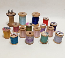 Lot of 16 Wood Wooden Sewing Thread Spools Crafts Hobby Assorted Sizes Colors