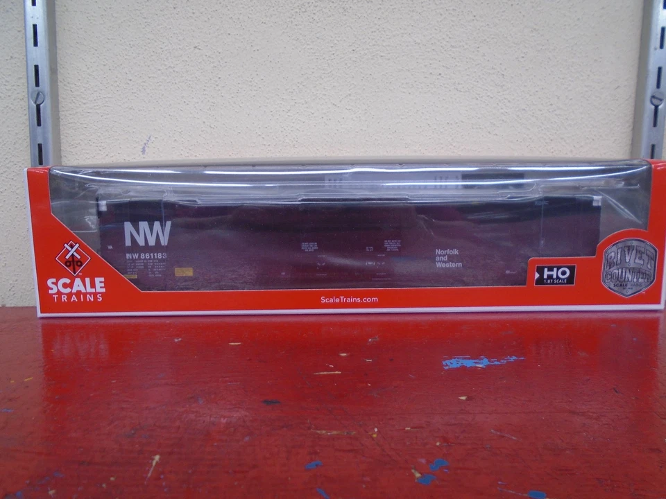 ScaleTrains Rivet Counter Norfolk & Western Thrall 86' Auto Parts Boxcar HO N&W - Image 4 of 4