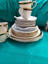 19 pieces of LENOX LANGDON GATE 3-5 PIECES SE...