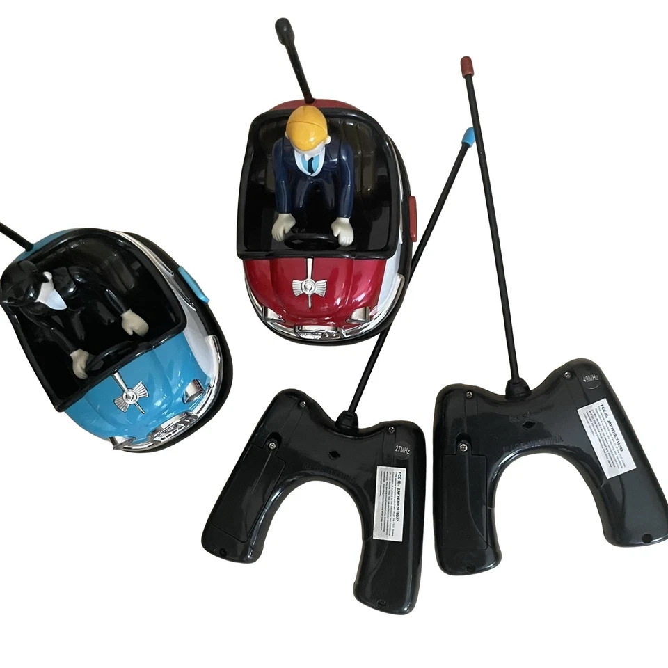 FAO Schwarz Nostalgic Model Remote Control Retro Bumper Cars Set 27MHz wireless  - Image 4 of 4