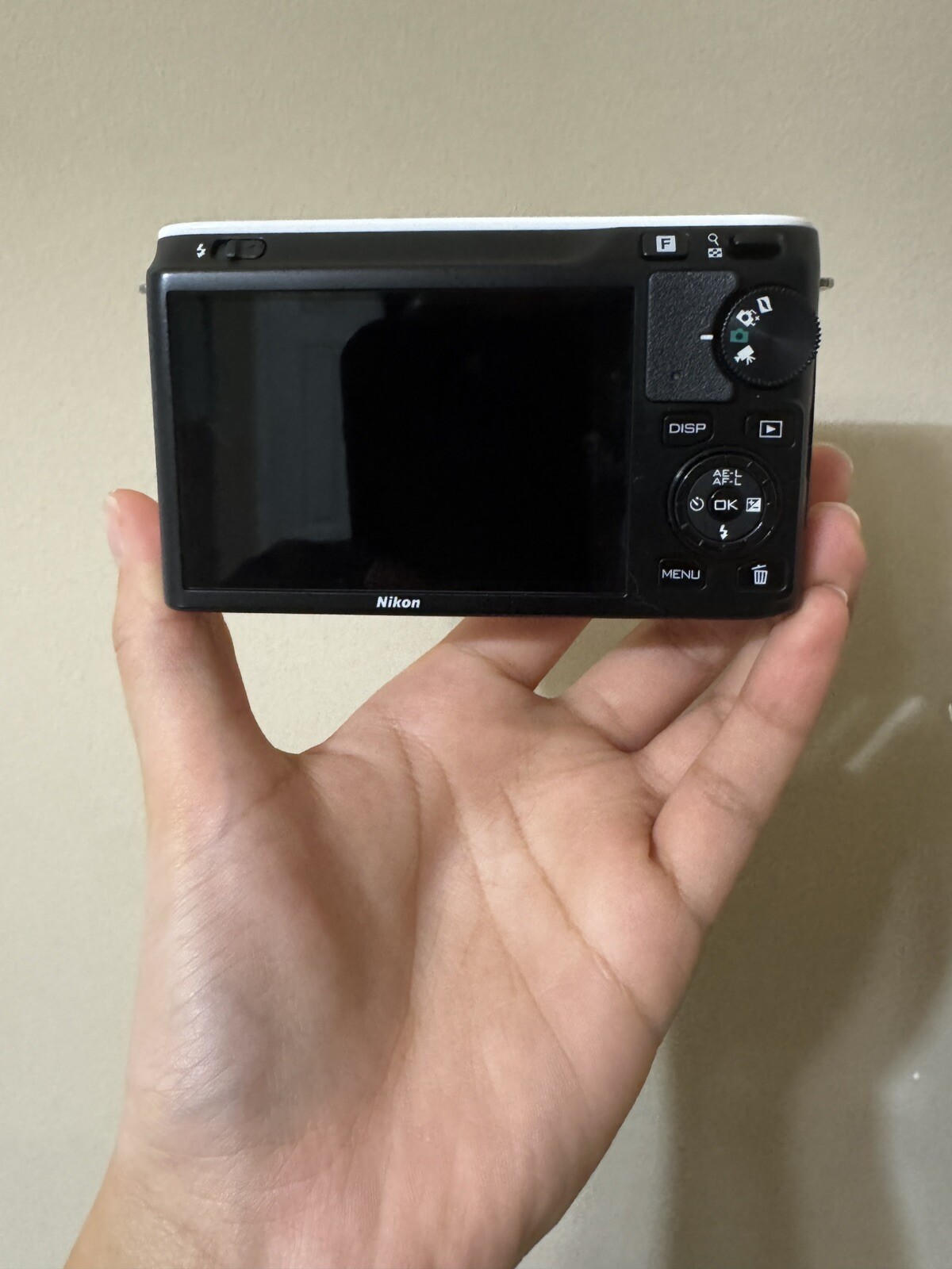 Nikon 1 J1 10.1MP Digital Camera - White (Kit w/VR 10-30mm Lenses)