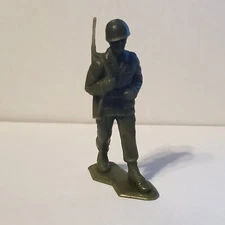 1960's Louis Marx WW2 World War 2 II Green American USA Toy Soldier 60MM Figure