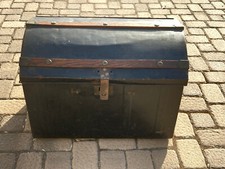 hump back metal Trunk