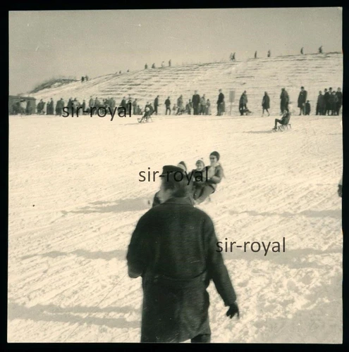 Berlin 1964 - Rodeln auf dem Teufelsberg - 1960er - Foto 8x8cm