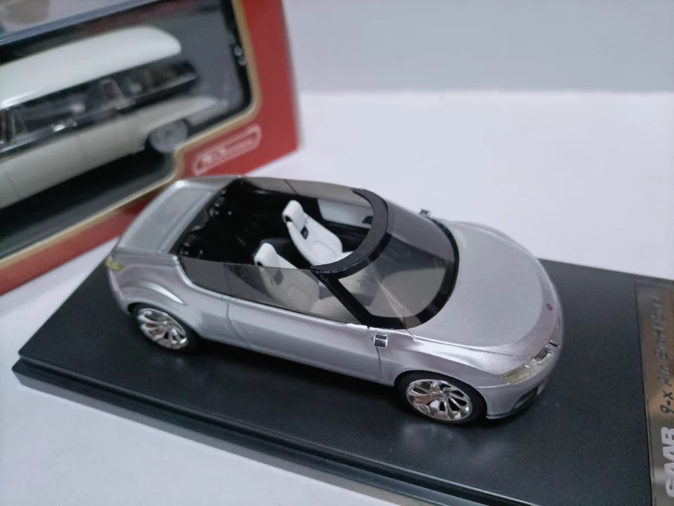 MK 1/43 Saab 9-x Air BioHybrid Silver - Image 4 of 4