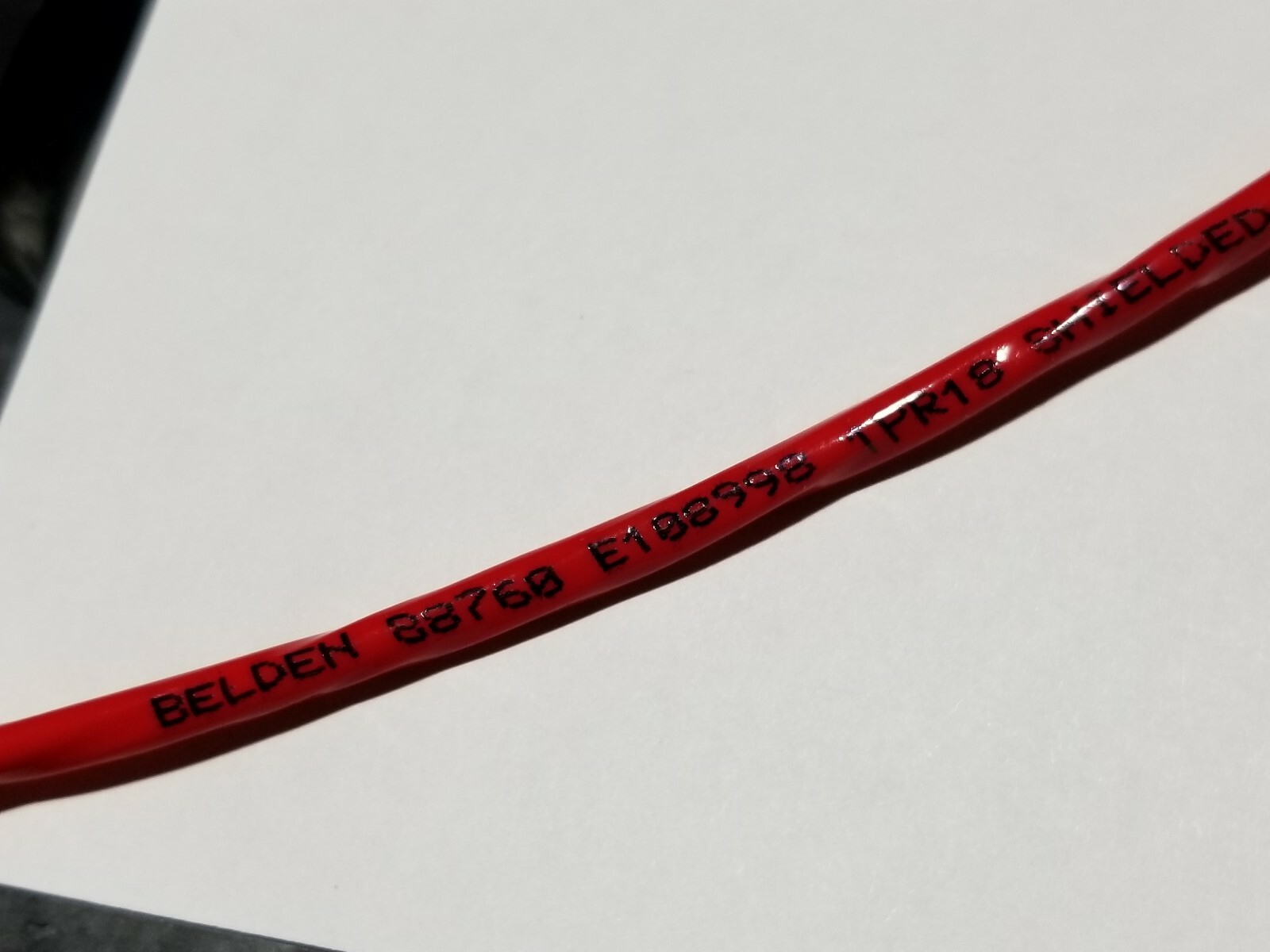 Belden 88760 18/1P Twist Pair Beldfoil Shielded FEP/FEP CMP Control Cable Red