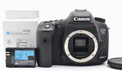   [N MINT] Canon EOS 7D Mark II 20.2MP Digital SLR Camera Body w/Charger JAPAN