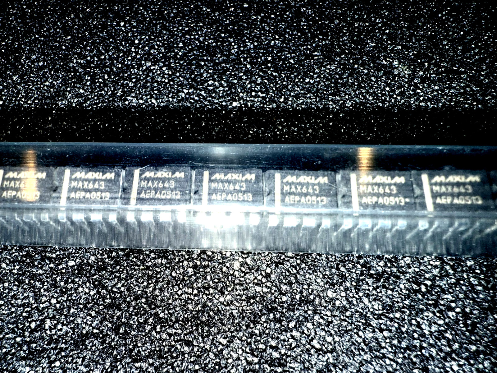 MAX643AEPA