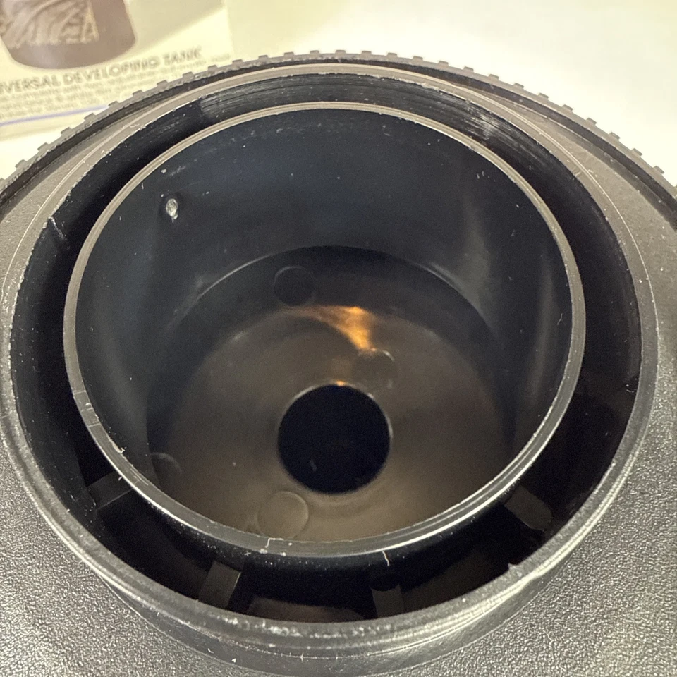 Tanque de Desarrollo Universal Omega con 2 Carretes Ajustables, Blanco y Negro y Color Foto 3 de 4