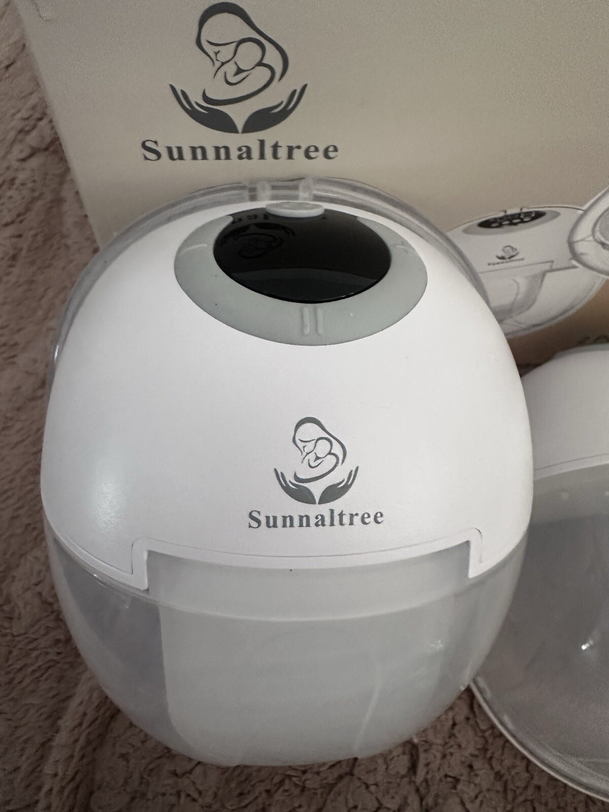 Handsfree Breast Pump in Excellent Condition Includes Chargers-image