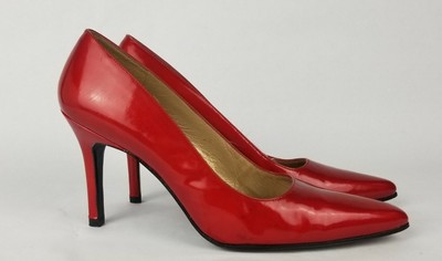 candy apple red pumps