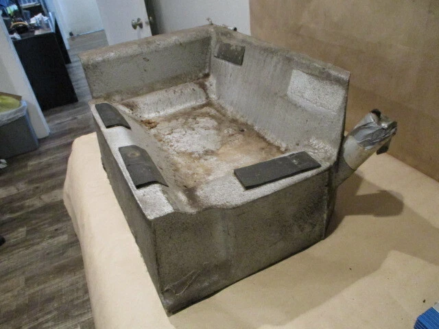 Ferrari Mondial 8 EE. UU. - Tanque de combustible/gas LH - P/N 115805 Foto 2 de 4