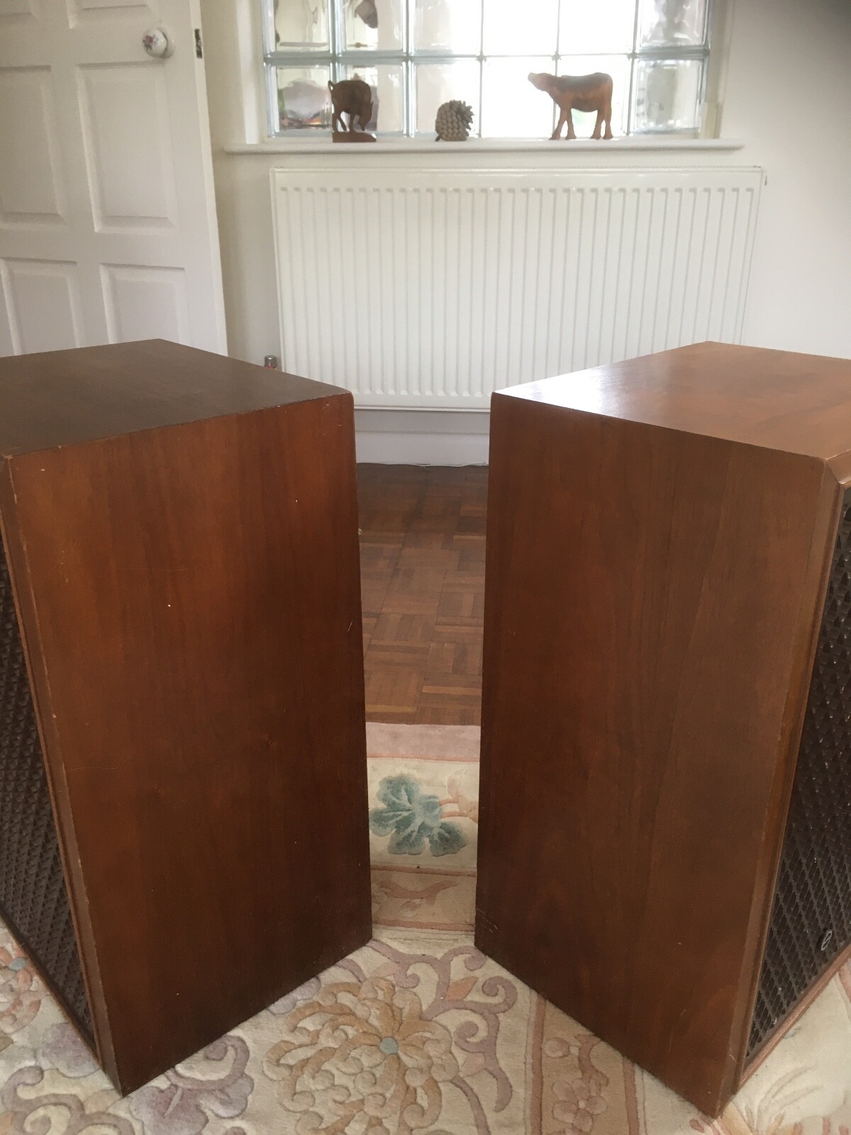 Vintage secondhand wooden Sansui audio speakers Not Working used as