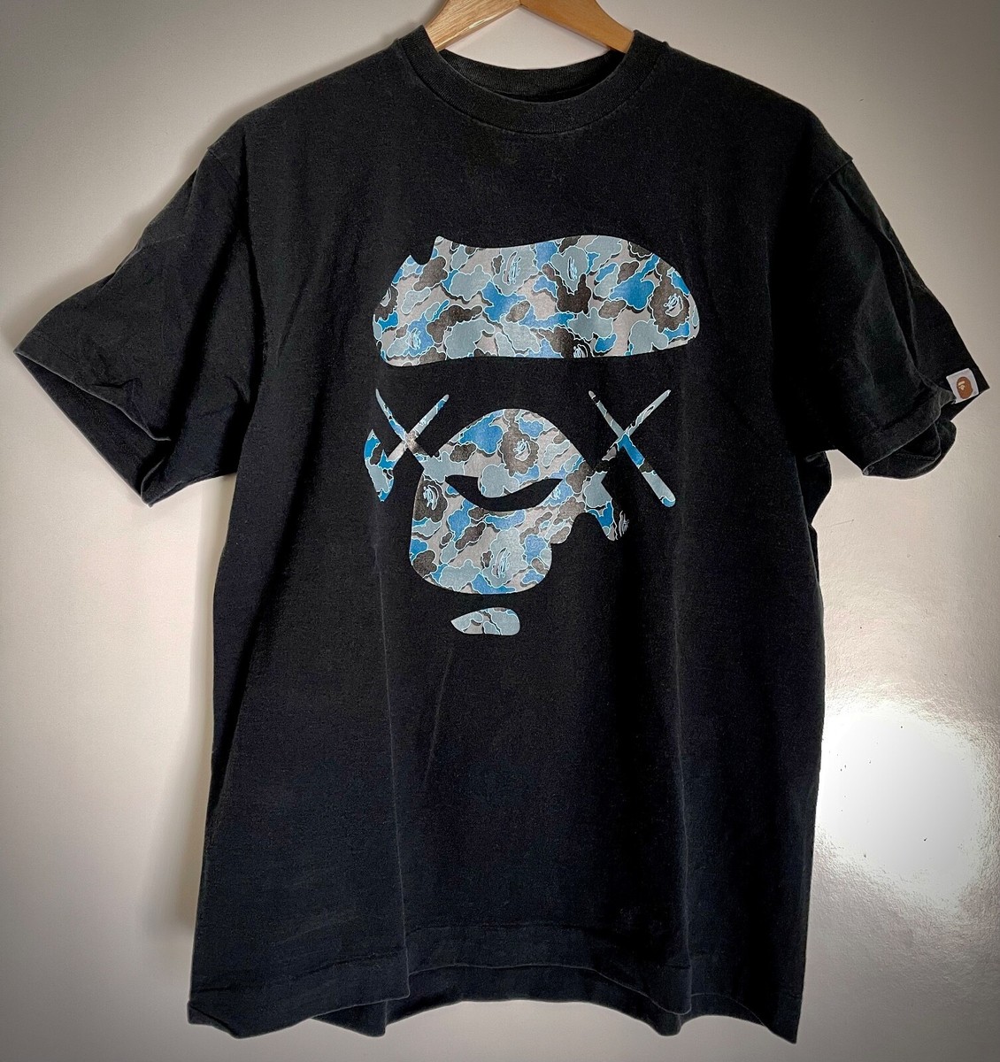 KAWS x BAPE. A BATHING APE VINTAGE T-SHIRT. LARGE. - トップス KAWS x BAPE. A BATHING APE VINTAGE T-SHIRT. LARGE. - トップス