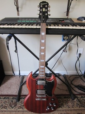Epiphone Sg Standard Electric Guitar. Cherry Color. With Gig Bag.