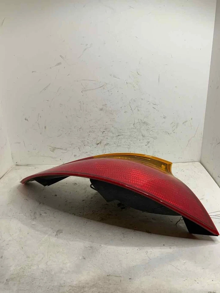 01-02 Conjunto de luz trasera Saturn serie S SC1 21112649 mano izquierda 166-1928 1,9 4C Foto 4 de 4