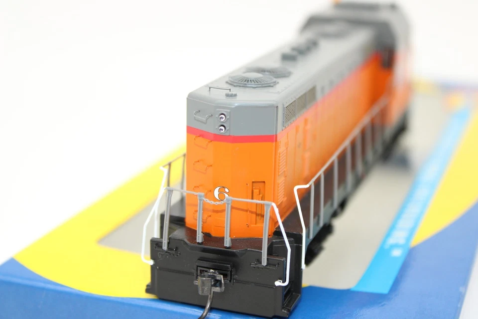 Athearn HO Scale Troy Northern CF7 Angled Cab Diesel Locomotive #6 DCC Ready - Image 4 of 4