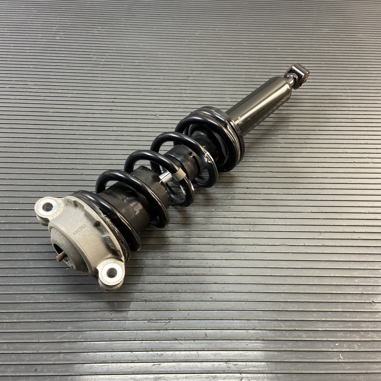 2018-2023 Ferrari Portofino RWD Rear Left Or Right Strut Shock 854342 OEM