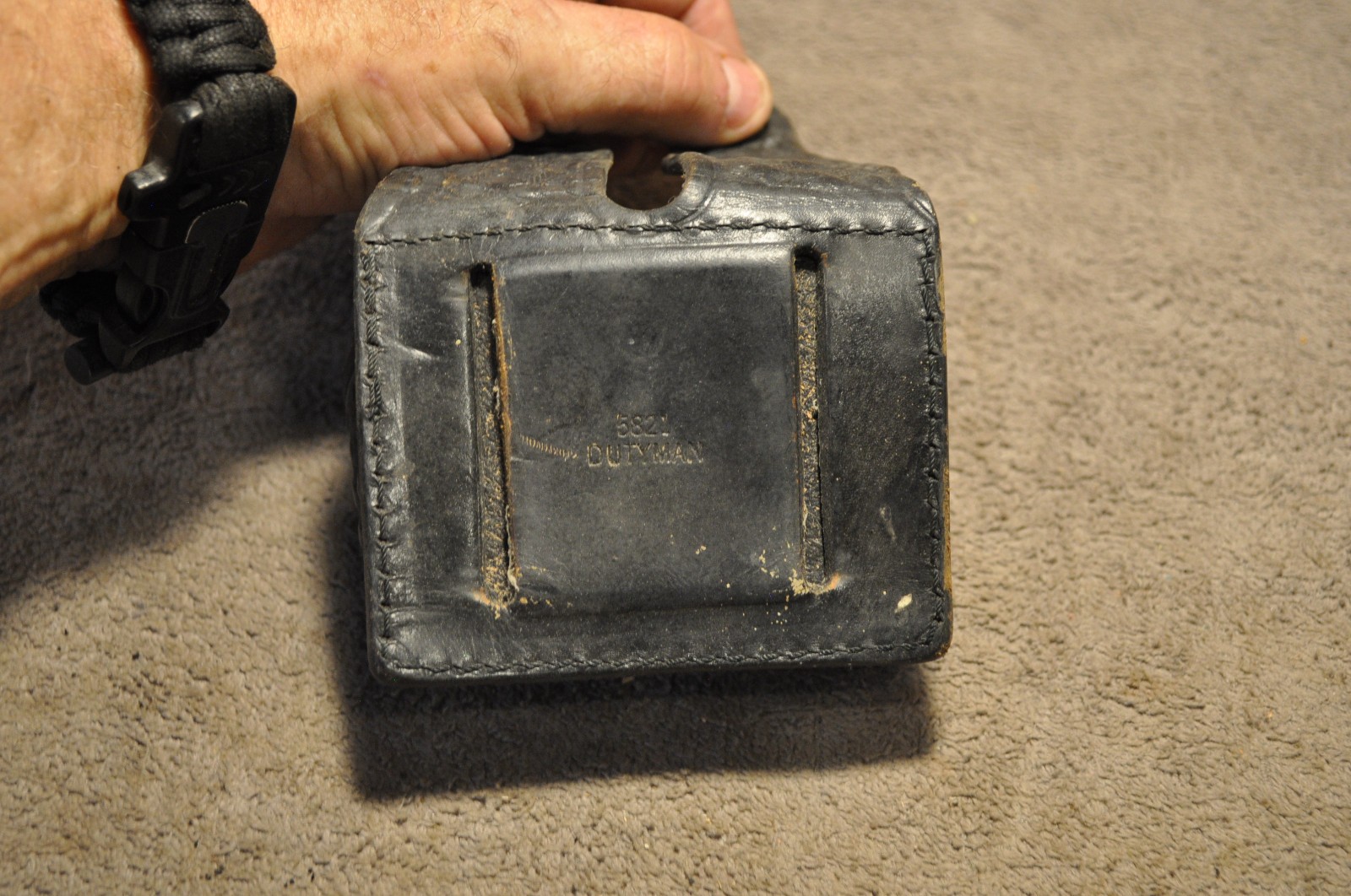 Dutyman 5821 Black Leather Basketweave  Double Speedloader Pouch , fair cond,