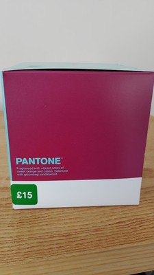 Pantone Sweet Orange Cassis und Sandelholz Duftkerze 190g