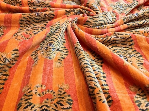 Tiger Print Beautiful Soft Velvet Fabric Indian Running Upholstery Fabric 5 Yard - Picture 4 of 6