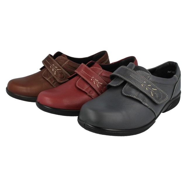 ee wide fitting dance shoes