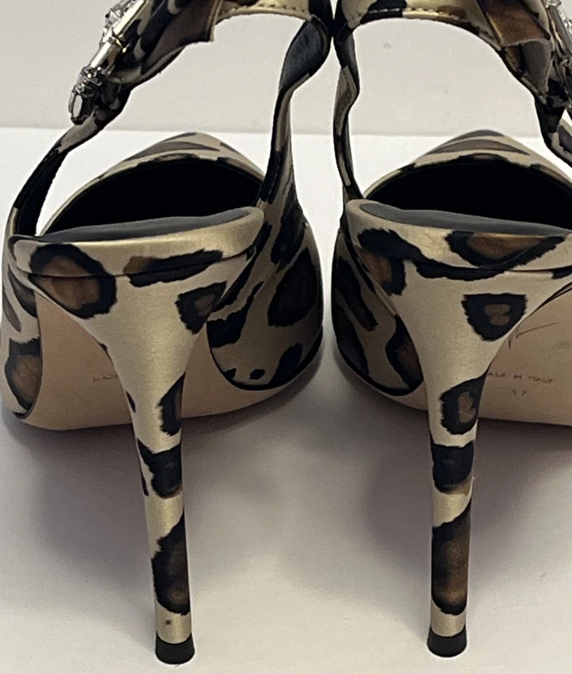 Cristais de salto Giuseppe Zanotti Samia estampa animal seda estilingue NOVO $895 tamanho 37 - Imagem 4 de 4