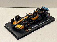 Mclaren MCL36, #3 Daniel Ricciardo F1 2022, Bburago Hardcase Mit Fahrer 1:43