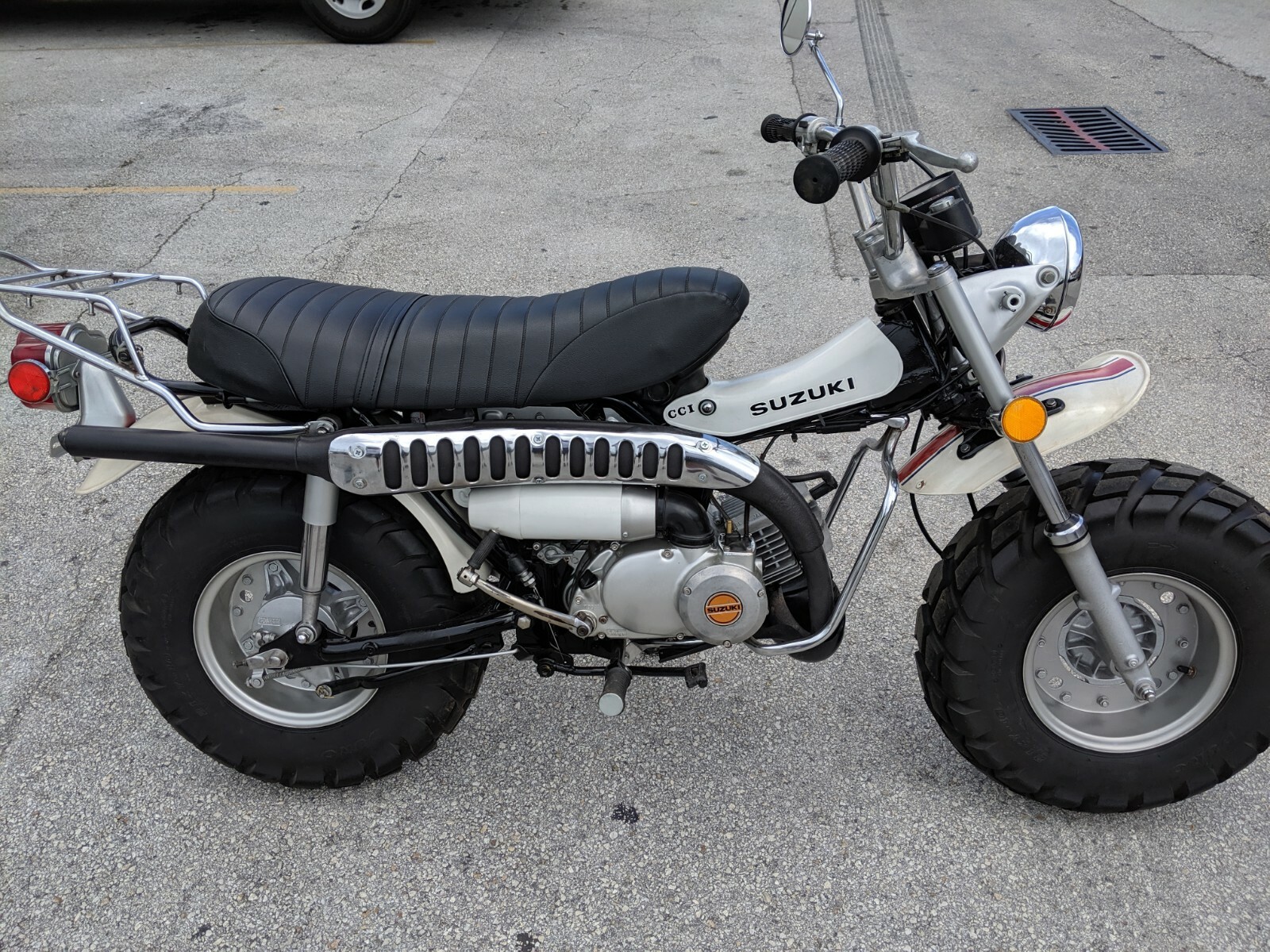 1974 Suzuki RV 90  1974 Suzuki RV 90 - White