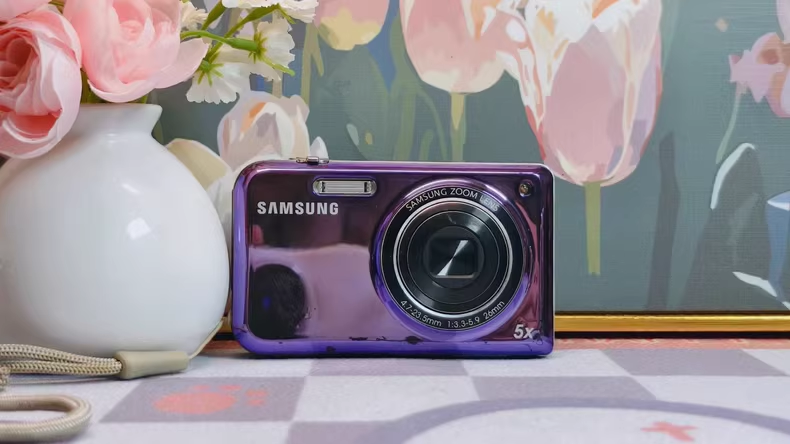 ⭕️動作品❤️オルチャンカメラ❤️Samsung PL100 だけの出品です. Samsung PL100 With Selfie Screen - Y2K Digicam - 12.2 Mp - Purple