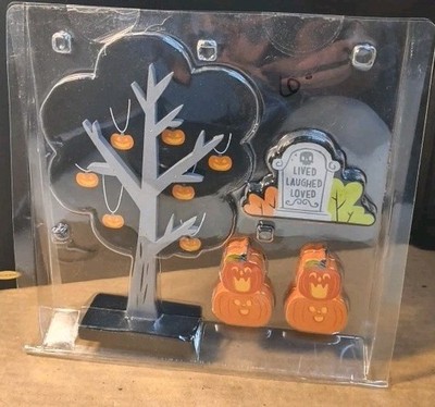 Hyde & Eek Mini Mantle Sitter Halloween Accessory Pack Pumpkins Tombstone NIOP