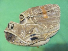 Vintage Regent 5552 Custom Handcrafted RHT Baseball Glove - JAPAN
