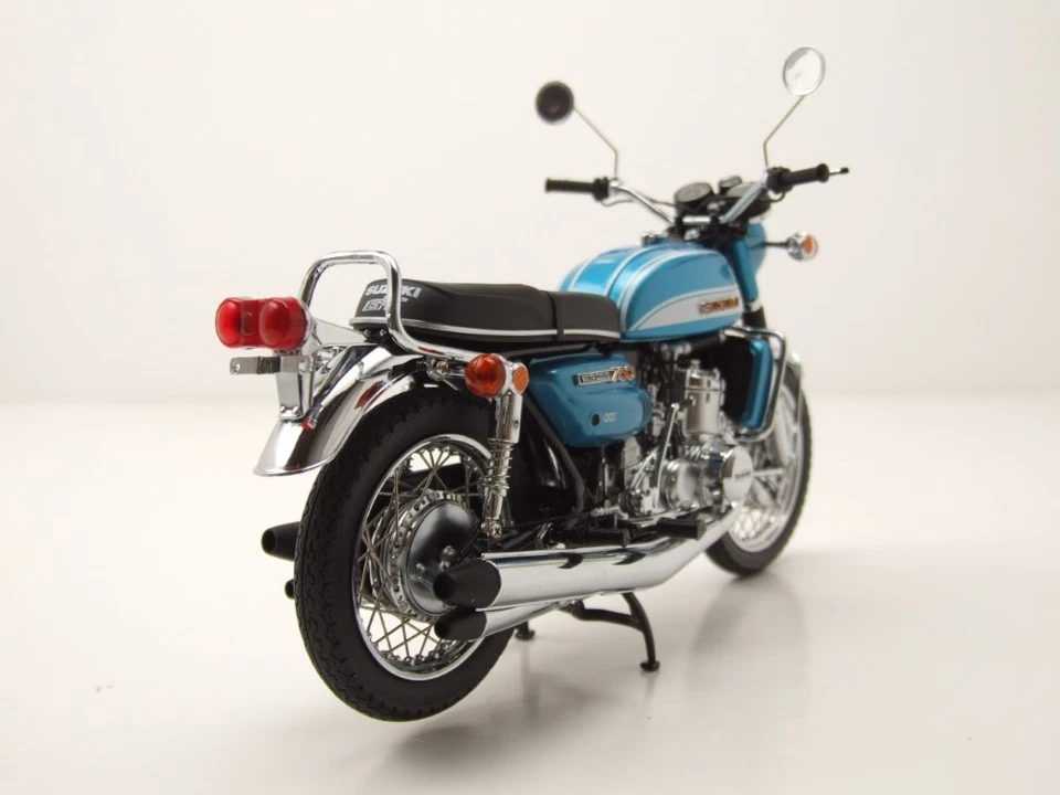 Suzuki GT 750 J 1973 Vert Modèle Moto 1:12 Minichamps - Photo 2/4