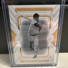2025 National Treasures Roberto Clemente Holo /49 SP Pirates