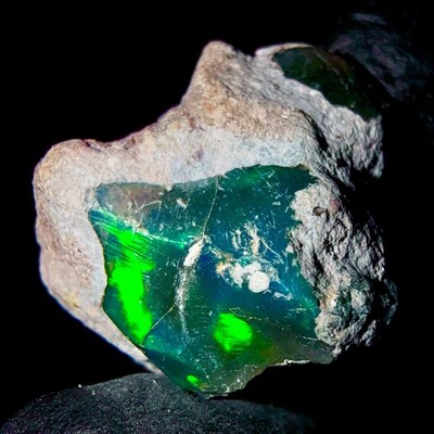 Natürlich Feuer Opal gemstone, Schwarz Roh, ethiopian rough 16 Karat 18x17 MM
