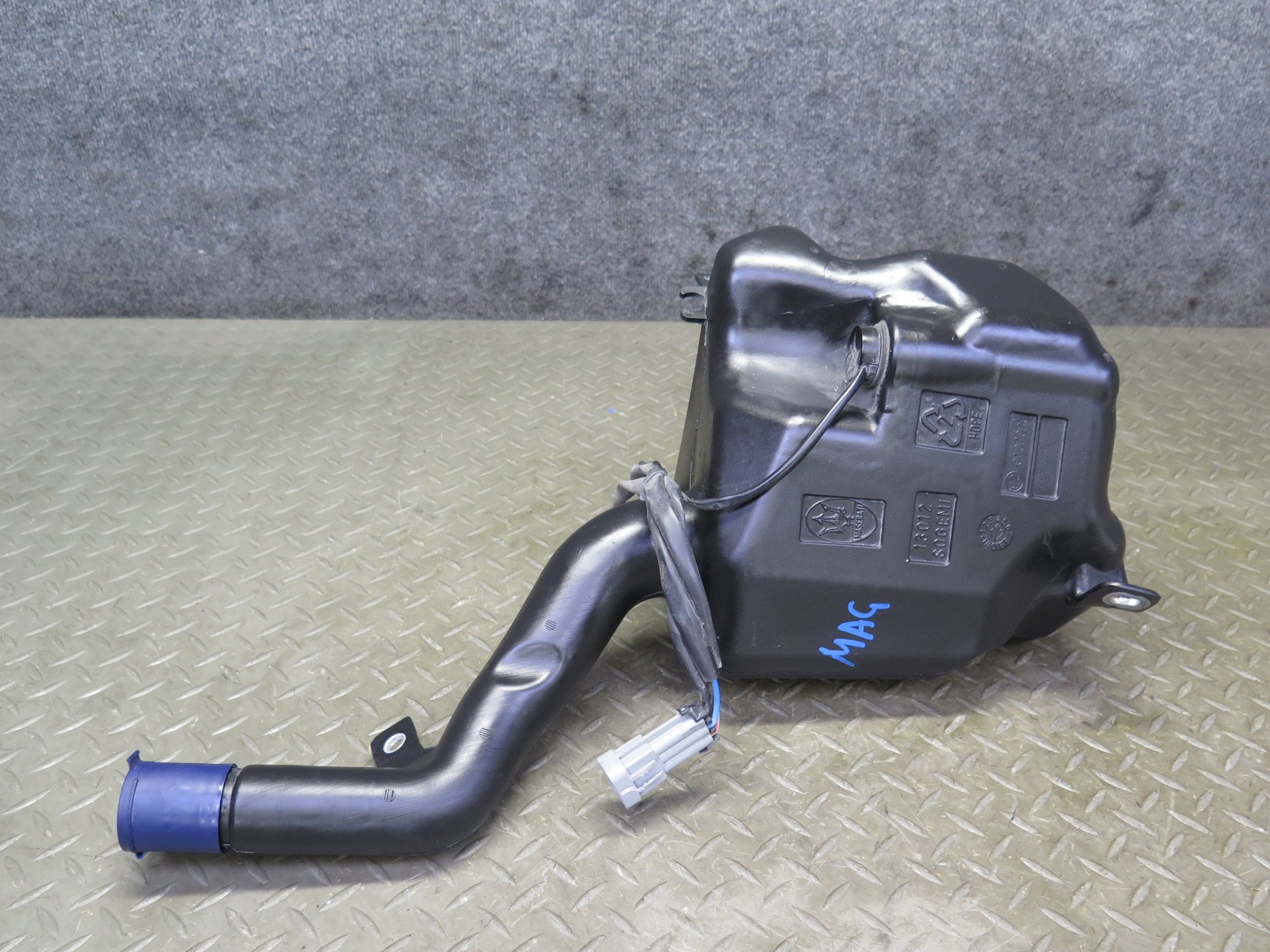 2008-2019 MASERATI GRANTURISMO M145 WINDSHIELD WASHER FLUID RESERVOIR TANK PUMP